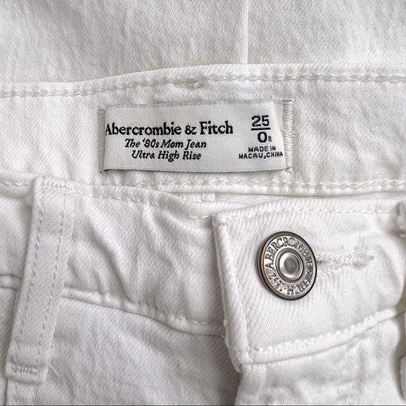 Abercrombie & Fitch Ultra High Rise White 80s Mom Jean - Picture 4 of 4